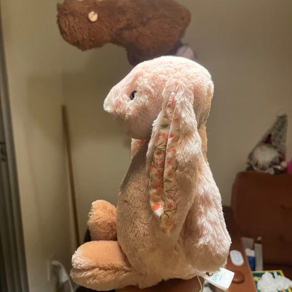 jellycat bashful blush cherry medium bunny NWT authentic - Picture 10 of 10